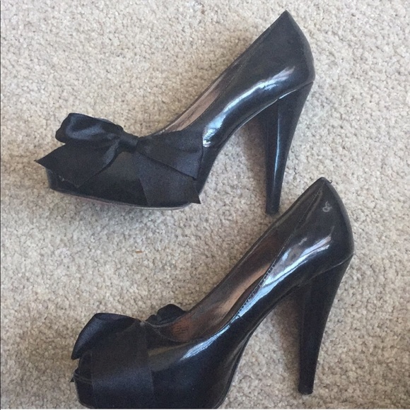 Paris Hilton Open Toed High Heels - Picture 2 of 8